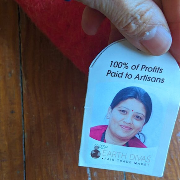 EARTH DIVAS Nepal Wool Felted Lady bug Slippers for children kids - Picture 4 of 4